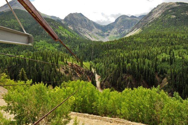 A view of the aerial tramway connecting the Mill and the mines in Arrastra Basin