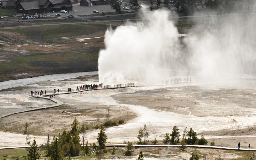 beehive geyser observation point